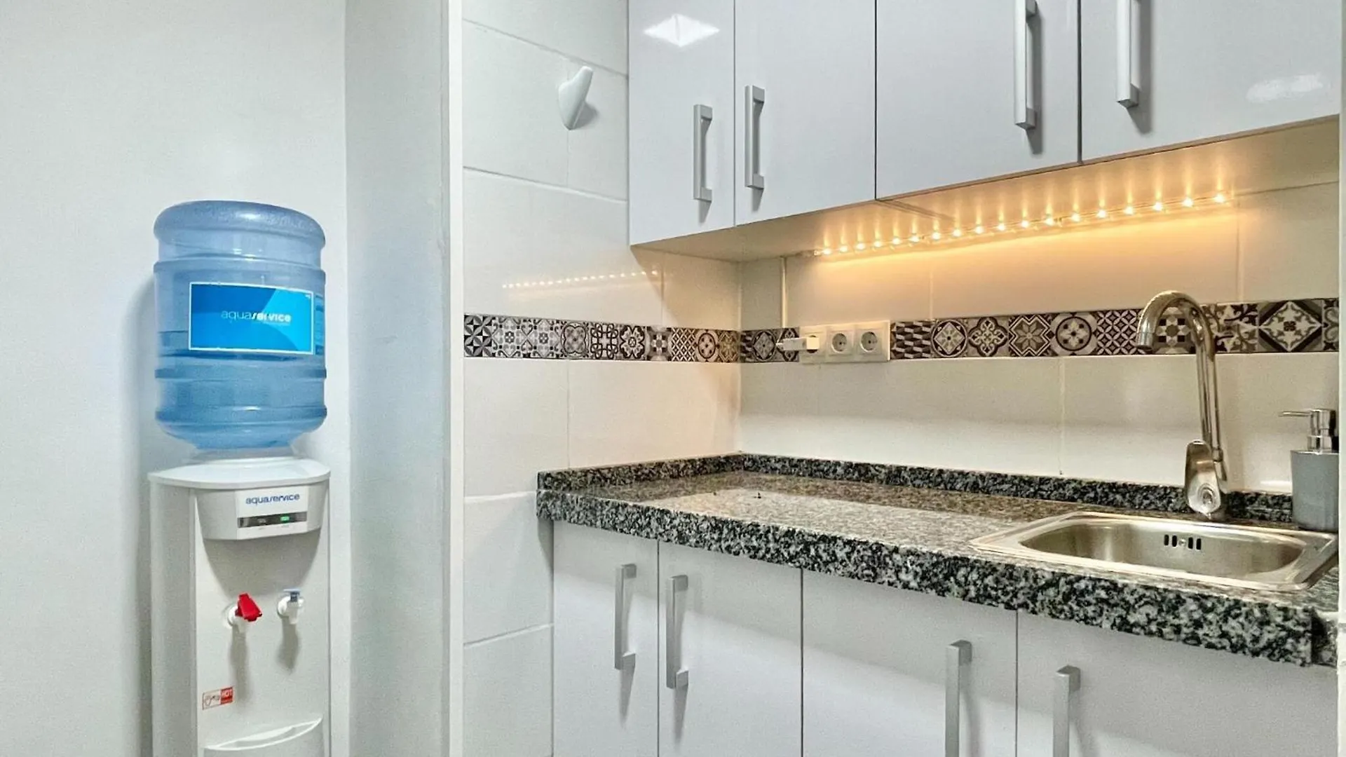 Apartment In Torremolinos Near Seabeach