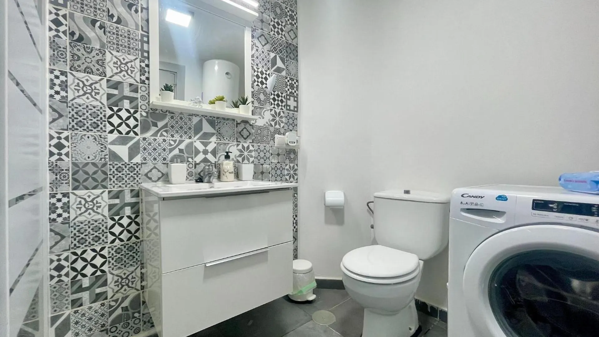 Apartment In Torremolinos Near Seabeach 0*,