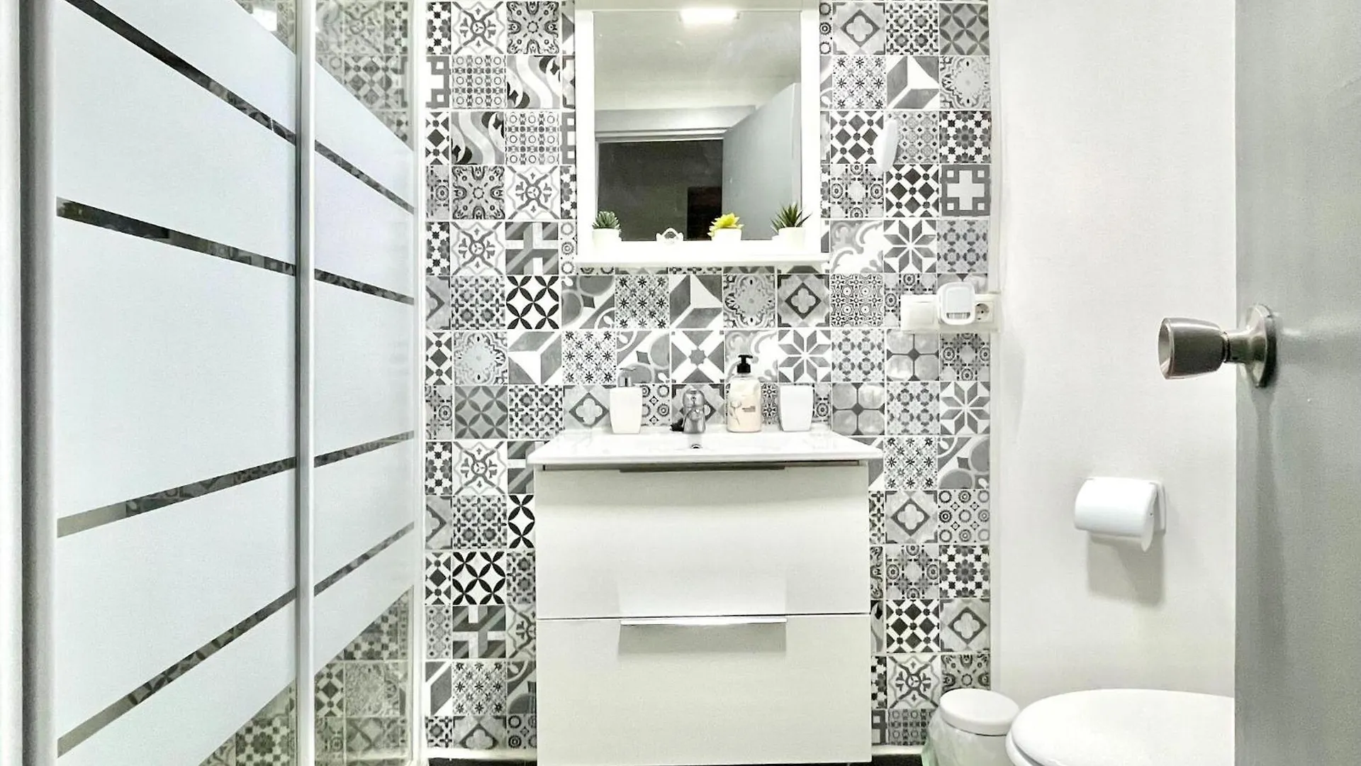 Apartment In Torremolinos Near Seabeach